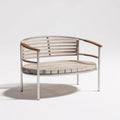 Divano da esterno 145×75×78 cm in legno marrone e metallo argento - seduta curva a doghe